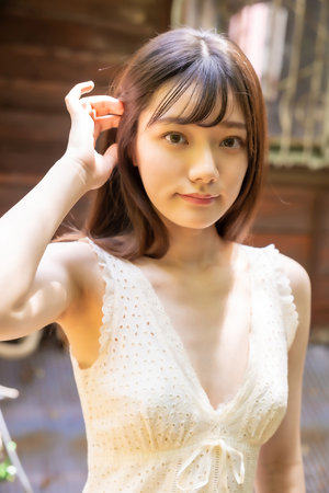 美女的小头头被咬的视频大全